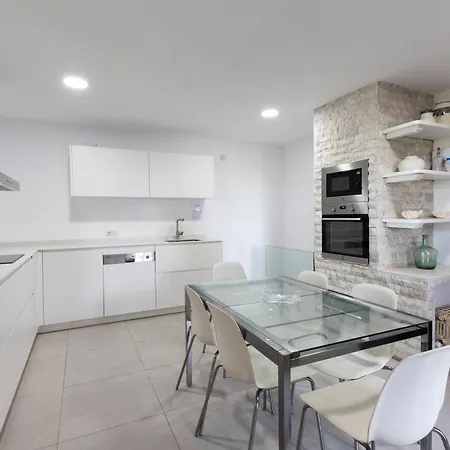 Villa Rosa, Espaciosa Casa Con Piscina *